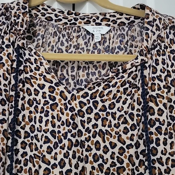 Crown & Ivy Tunic blouse - Picture 3 of 4